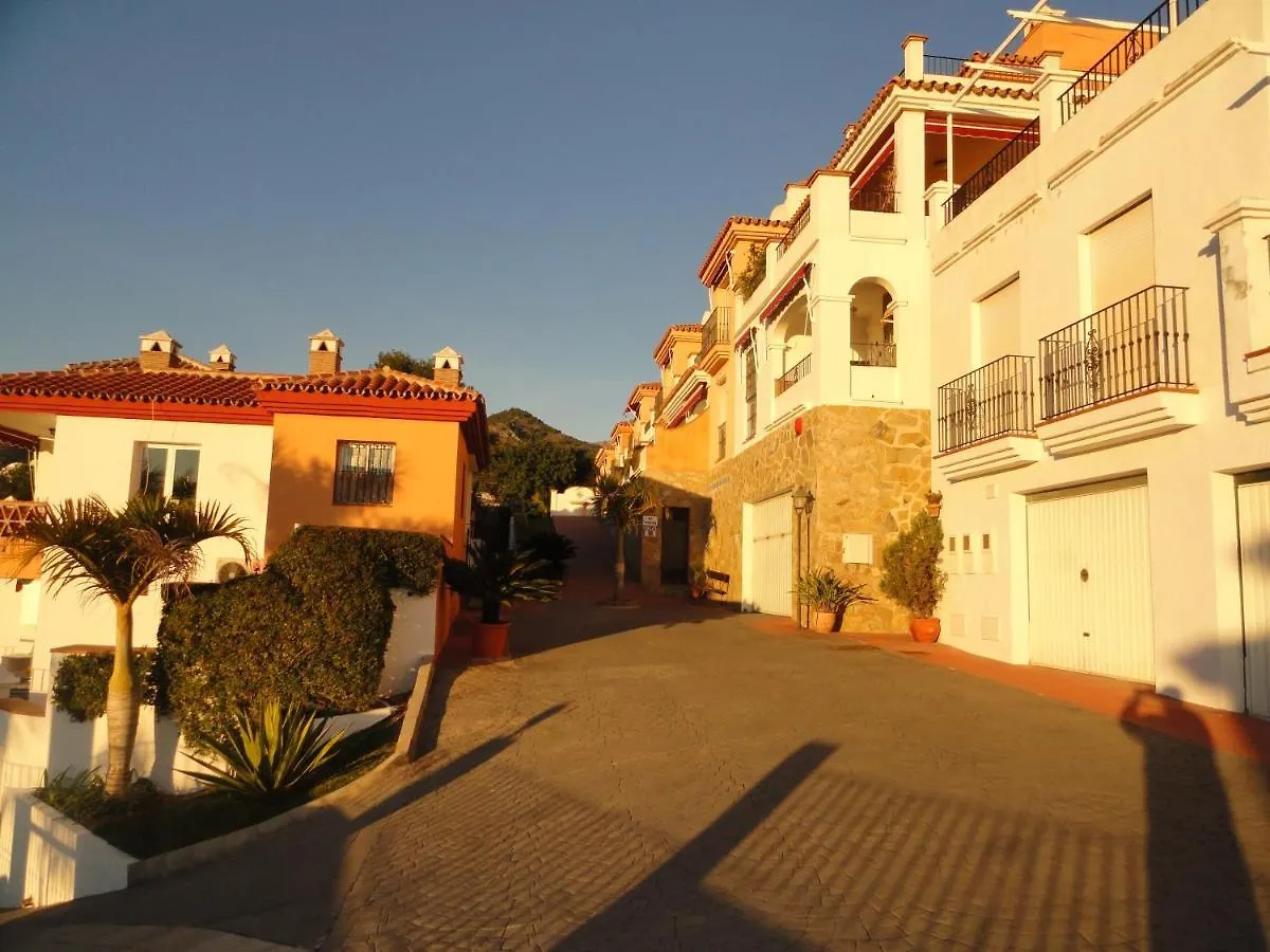 Spacious Family Villa Aljamar 8A Nerja