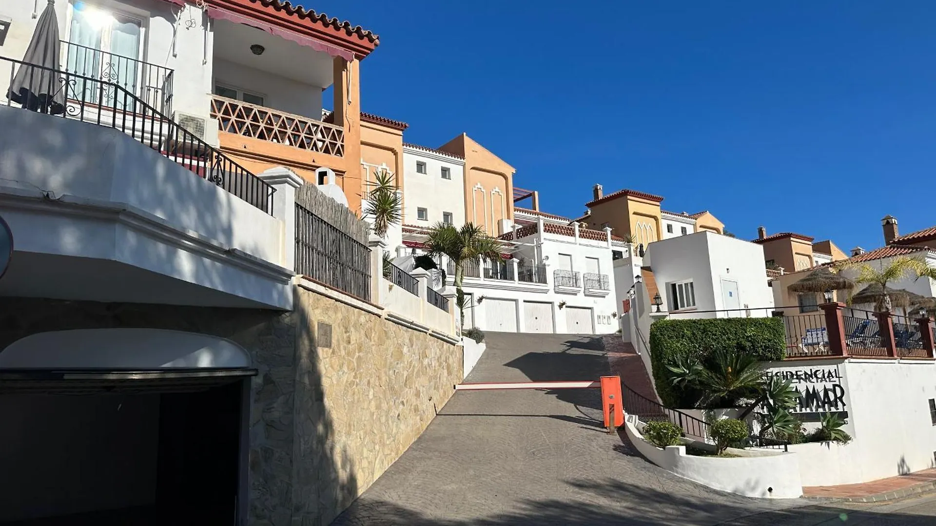 Spacious Family Villa Aljamar 8A Nerja