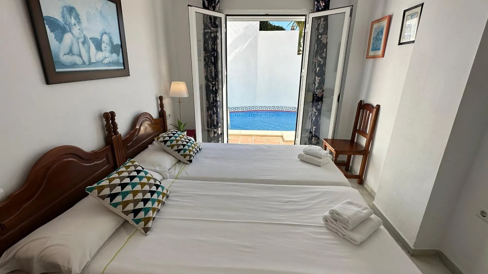 Spacious Family Villa Aljamar 8A Nerja