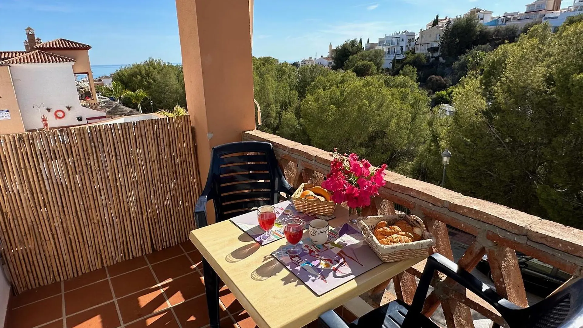 Spacious Family Villa Aljamar 8A Nerja Spain